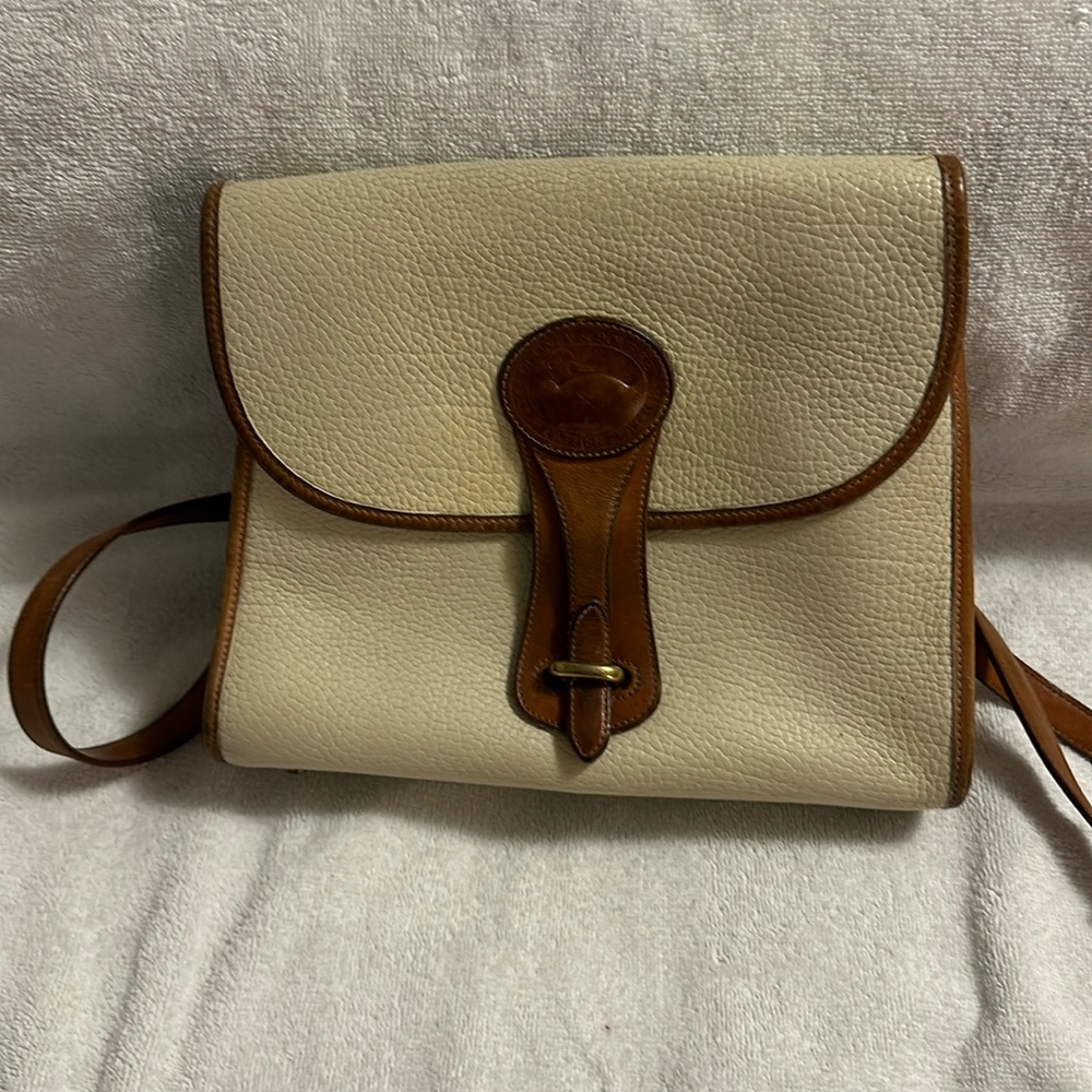 Vintage Dooney & Bourke Cream Pebble Leather Essex Messinger Bag